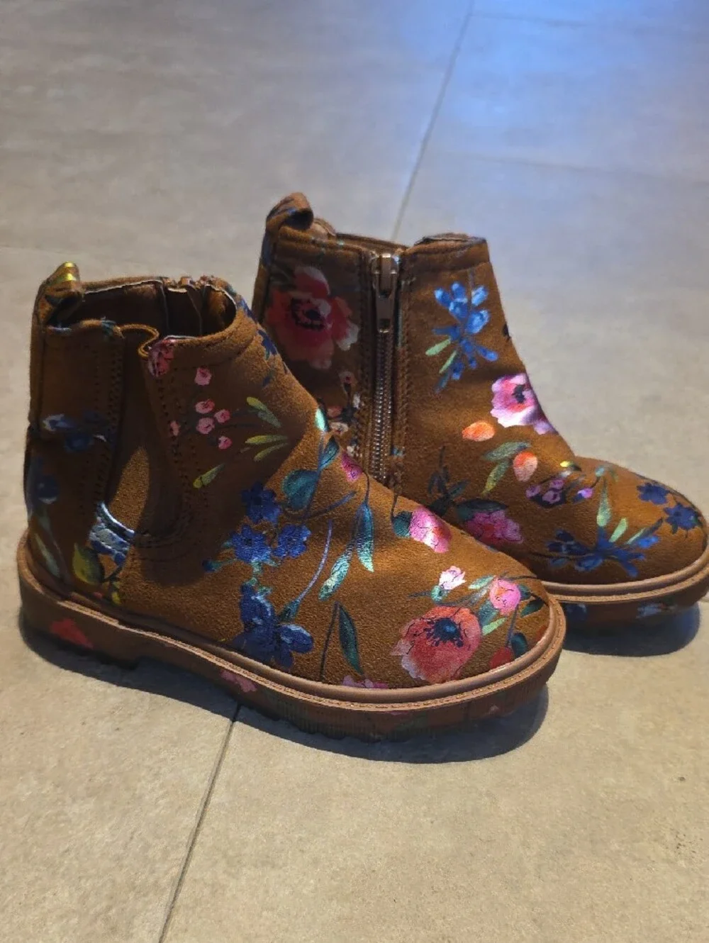 Steve Madden Brown Floral Kids Ankle Boots. Size 11